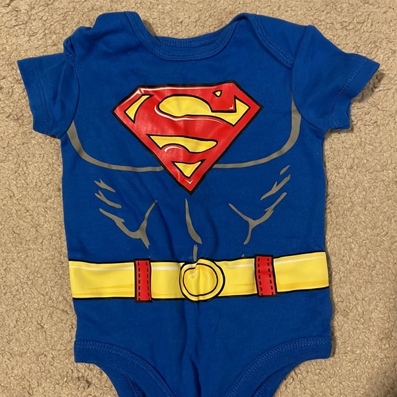 DC Justice League 3-6M Onesie Bundle (3) - Picture 5 of 10